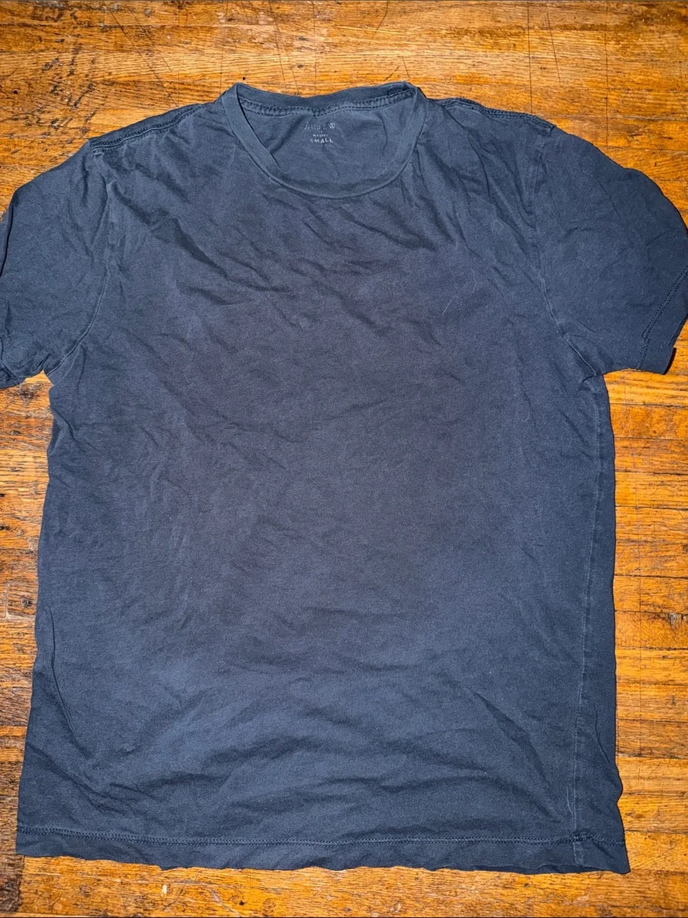 3/$15. Men’s J. crew tee S